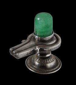 hinducosmos: Emerald Shiva Lingam 19th century India. Silver