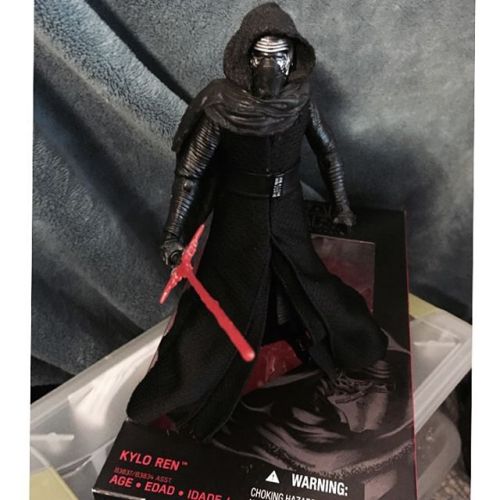 So I got Kylo Ren.. Who may become my second fav Star Wars villain after darth maul based on look alone.  #starwars #scifi #darthvader  #darthmaul #kyloren #photosbyphelps #figure