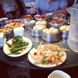 Grubbing with the #boys!! #oizz #fambam #yumcha #instafood #yum