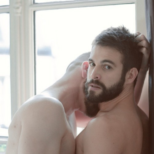 let-sfuck:thehonestmen:He’s the hottest man on earth 