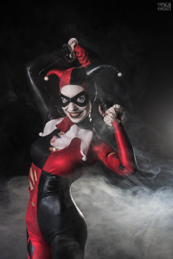 cosplayandgeekstuff:  eX-Dreamer (russia) as Harley Quinn.Photo