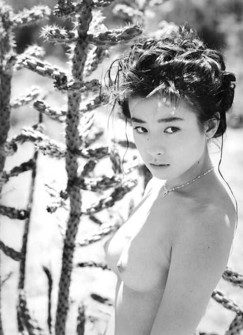 gacougnol:  Kishin SHINOYAMA Rie MIYAZAWA . Santa Fe  1991