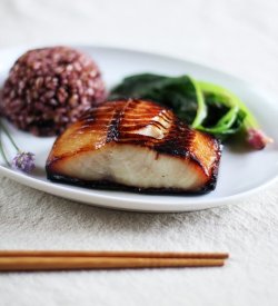 foodffs:Nobu’s Miso-Marinated Black Cod RecipeReally nice recipes.