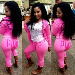 bighrd2:  everydayphotos77:   Love that pink  She such an dream.