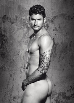 alekzmx:    French football player Olivier Giroud for Dieux