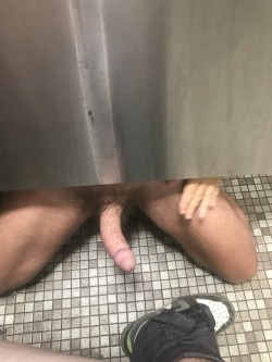 extract-king-and-his-prince:  I was using the restroom like normal