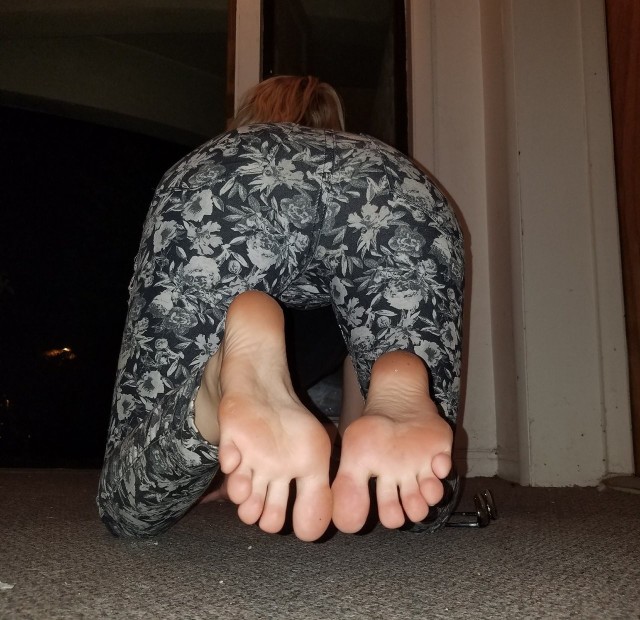 carlos909x:beautiful feetsource: imagefap