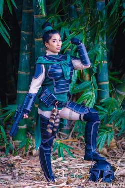 cosplayblog:  Fa Mulan (in Star Wars inspired armor) from Mulan