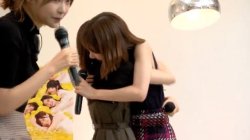 miroku-48:  akb48girldaisuki: why cant I hug you forever? speaking