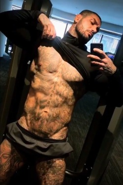 testosterdome.tumblr.com/post/183678110405/