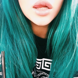 kyliejennerfashionstyle: kyliejenner - Teal 4 everrrr. Get urs