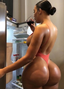 onyxbrown:    THAT ASS IS LIKE WHOA!