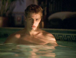 diesenmomentbehalten:  if I only touch the same pool as him,