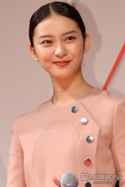 licoricewall:  武井咲 (Emi Takei): Premiere event for ‘るろうに剣心’