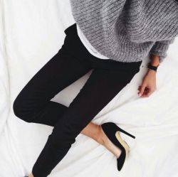thestyle-addict:  Sweater » Pants » Heels » 