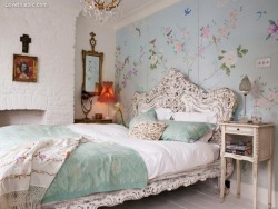 waterbaby79:  Vintage shabby chic bedroom