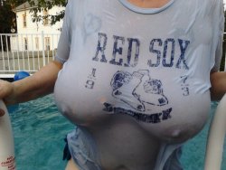 bigtitmoms:  DD wife in pool - submitted by Rob