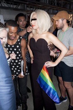 terrysdiary:  Gaga backstage with Lacee, Richy, Freddie and Brandon.