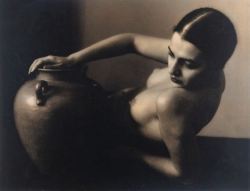 retrona:  Tina Modotti by Edward Weston, 1920’s 