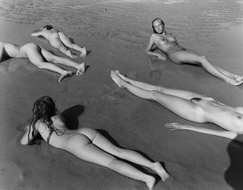 vivipiuomeno:  Jock Sturges ph. - on the beach 