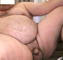 fatfunstuff:  Look thru my archive for more fat sexy chubs, &