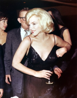 ourmarilynmonroe:  Marilyn Monroe at an Actor’s Studio benefit,