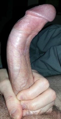 southernstroke808:  hungdudes:  Thick Curved Cock  DAAAYUM !!!  