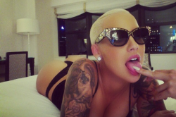 thefinestbitches:  Amber Rose