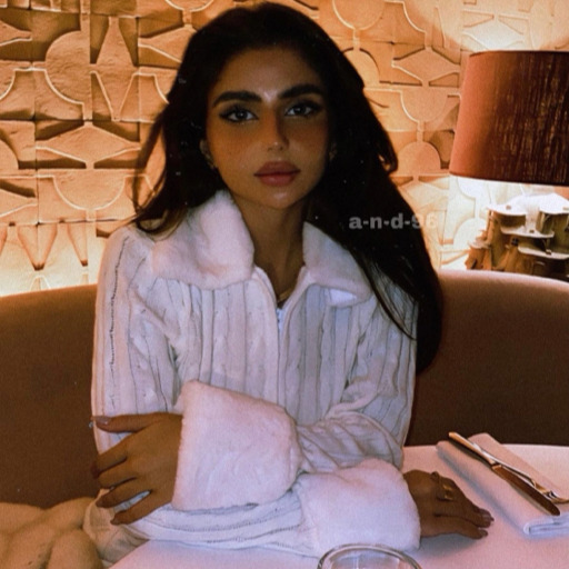 a-n-d-96:  give her a vibe she cant find no where else.