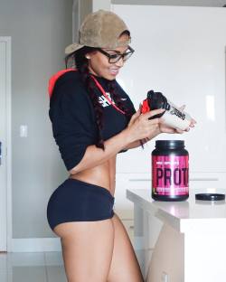 Working on getting leaner with @Shredz protein. 2 scoops, some