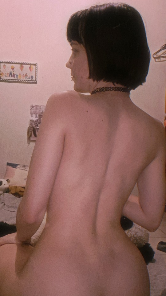 einfledermaus-deactivated202209:Guess I do have a pretty back🧸💕