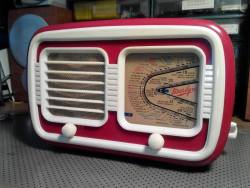 Marilyn radio made in Italy.MW and SW bands, rimlock tubes.From