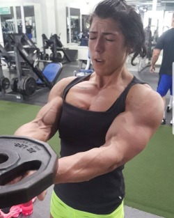 welovemusculargirls:  Shannon Seeley