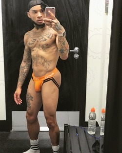 exoticpapi92:  Gym pt. 1 🤗 #me