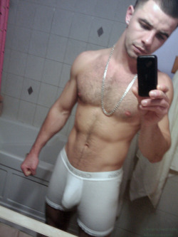 thecircumcisedmaleobsession:  Fan submission pic of a HUNG straight