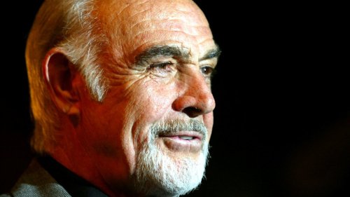 yasmoo:Veteran Scottish actor Sean Connery, who played the famous