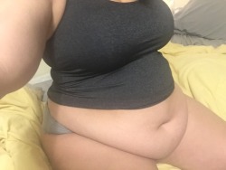 katieskurves:I don’t look as stuffed as I feel. Guess I should