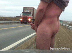 morboycerdeo:  Haciendo autostop 