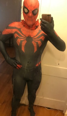 spandexsub:  Finally got a new suit. 
