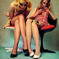 vintagefashionandbeauty:  Stocking advertisement, 1960s