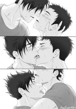 hanatsuki89:  Thumbs up for sloppy kisses (and Kuroo’s back