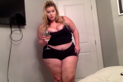 plussizebarbie:  You wish I was your pound cake 