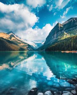 travelballoons:  Lake Louise, Banff National Park, Alberta, Canada