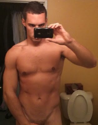 bottombearcub:  Former Cleveland Indians outfielder Grady Sizemore is cute as hell. Itâ€™s a shame he wouldnâ€™t give us the full monty in his iPhone pics. Heâ€™s a free agent nowâ€¦career in porn maybe?! Iâ€™d love to see him swing his big bat, lol.