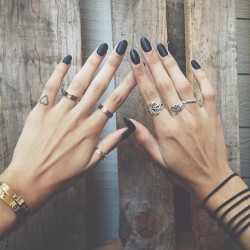 tbdressfashion:  lovely rings here Green Monday Clearance Code!!!