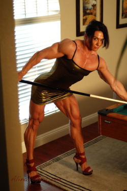 bodybuilder-sex:  What a stance. Would love to tackle her on