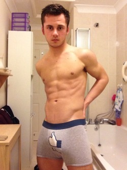 brentwalker092:  mybritsinboxers:  luke from norwich showing