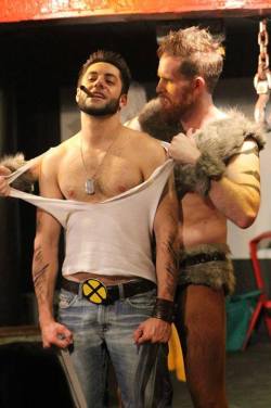 executivecub:  gaynerd616:  Wolverine and Sabertooth Cosplay…mmm