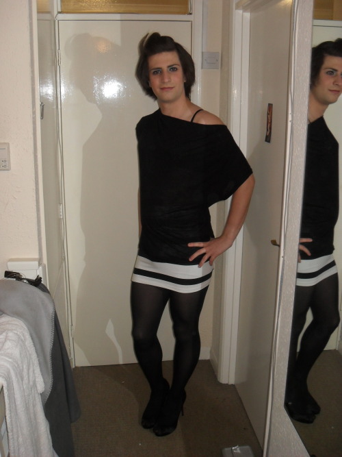 queenforanight:  I haven’t had a chance to take any new pictures recently, so I thought I’d share some older ones that I don’t think I posted!What do you guys think, with or without tights?