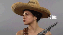 muchacha-mala:  kich0:  mashable:  100 Years of Mexican BeautyWhether